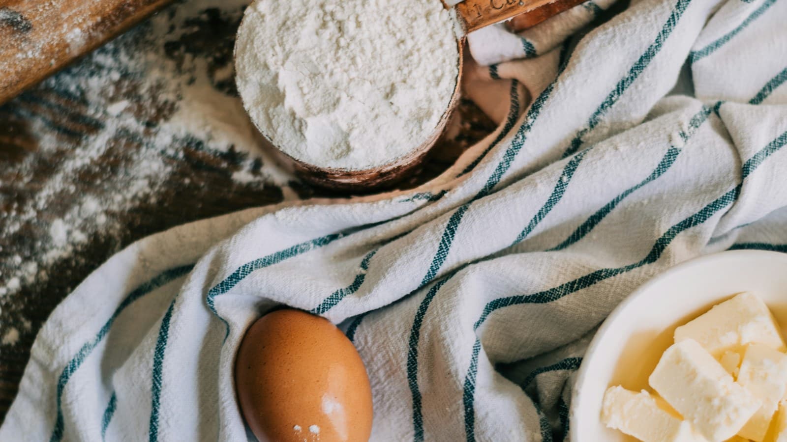 Ingredientes separados para preparar uma receita
